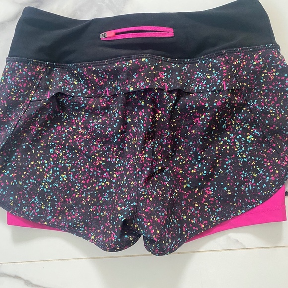 Exercise shorts - Picture 5 of 6